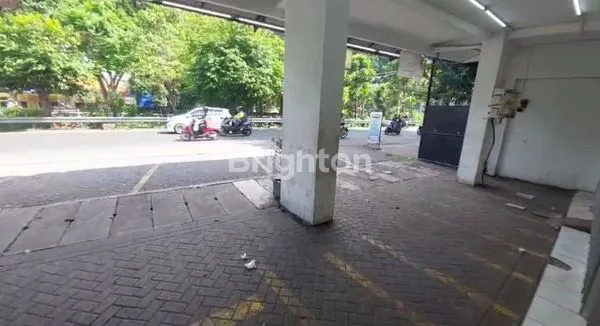 image DISEWAKAN AREA KOMERSIL RUMAH USAHA 2 LANTAI NOL JALAN, AREA RAMAI PADAT PENDUDUK STRATEGIS DEKAT KAPAS KRAMPUNG RAYA KENJERAN PAKUWON CITY MULYOSARI (8)