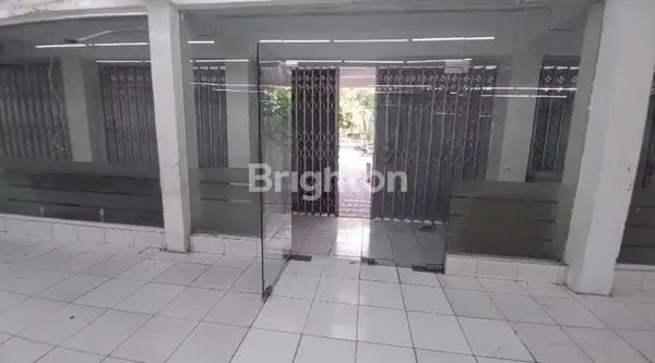 image DISEWAKAN AREA KOMERSIL RUMAH USAHA 2 LANTAI NOL JALAN, AREA RAMAI PADAT PENDUDUK STRATEGIS DEKAT KAPAS KRAMPUNG RAYA KENJERAN PAKUWON CITY MULYOSARI (7)