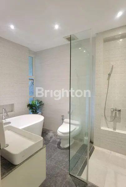 image RUMAH MEWAH 2 LANTAI FULL FURNISH DI PERSADA ASRI KEDIRI (4)