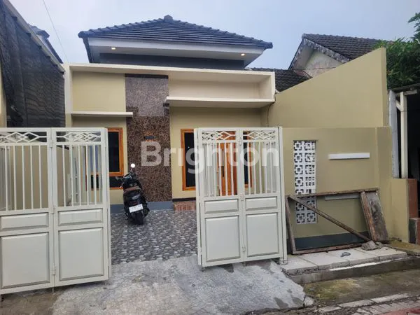 image RUMAH BARU GRESS, MEWAH MURAH. LOKASI STRATEGIS DI WIYUNG, SURABAYA. (1)