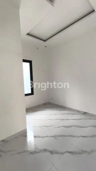 image RUMAH 2 LANTAI SHM, LT/LB 100M² DI TENGGILIS MEJOYO (2)