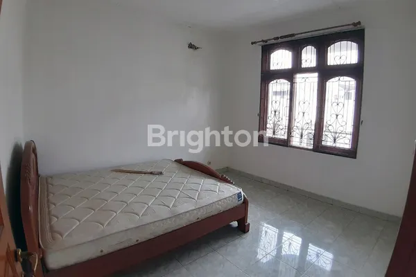 image RUMAH 2 LANTAI SIAP SEWA DI PERUMAHAN GADING SURYA (3)