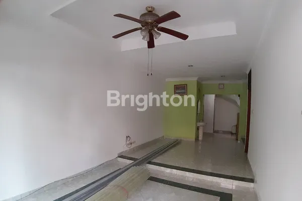 image RUMAH 2 LANTAI SIAP SEWA DI PERUMAHAN GADING SURYA (8)