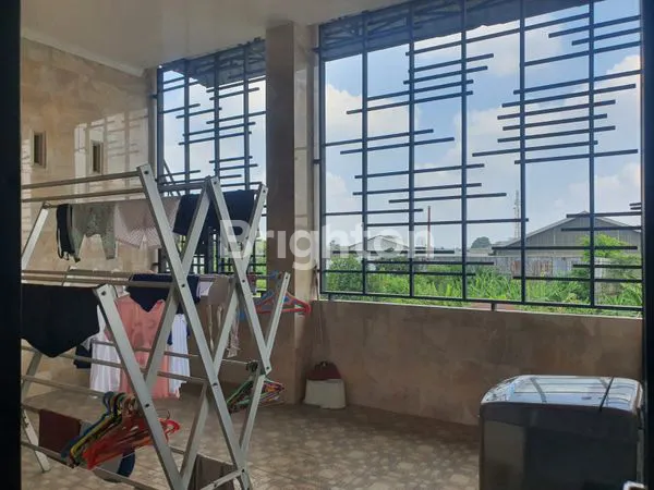 image HUNIAN MEWAH FULL FURNISH, GARASI 4 MOBIL DI TITI KUNING (7)