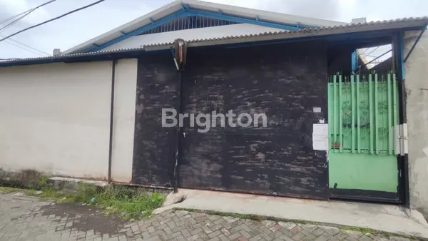 image DISEWAKAN GUDANG KOSONGAN EX BENGKEL MOBIL DI LEBAK ARUM, SURABAYA (2)