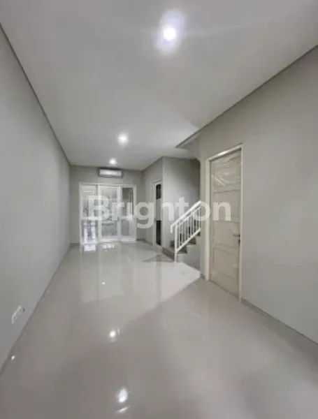 image GRAND PAKUWON SURABAYA BARAT ROW 3 MOBIL SERAH TRIMA DESEMBER 2025 (1)