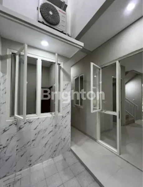 image GRAND PAKUWON SURABAYA BARAT ROW 3 MOBIL SERAH TRIMA DESEMBER 2025 (6)