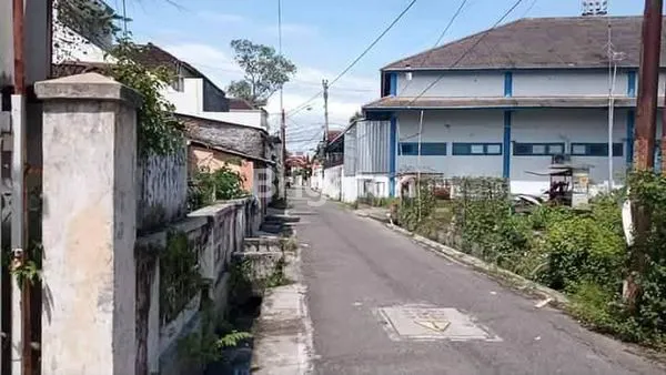 image RUMAH KOS STRATEGIS DI SOLO, SHM, 9 KAMAR (1)