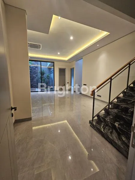 image RUMAH BARU PAKUWON INDAH SURABAYA IMPERIAL GOLF SIAP HUNI (7)