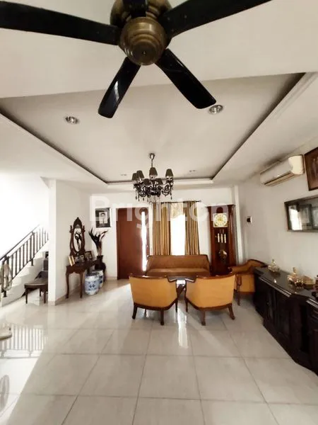 image RUMAH BESAR MEGAH TANJUNG DUREN JAKARTA BARAT LOKASI STRATEGIS SIAP HUNI MEWAH HADAP BARAT (2)