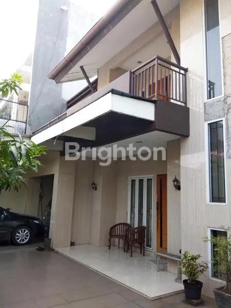 image RUMAH BESAR MEGAH TANJUNG DUREN JAKARTA BARAT LOKASI STRATEGIS SIAP HUNI MEWAH HADAP BARAT (4)