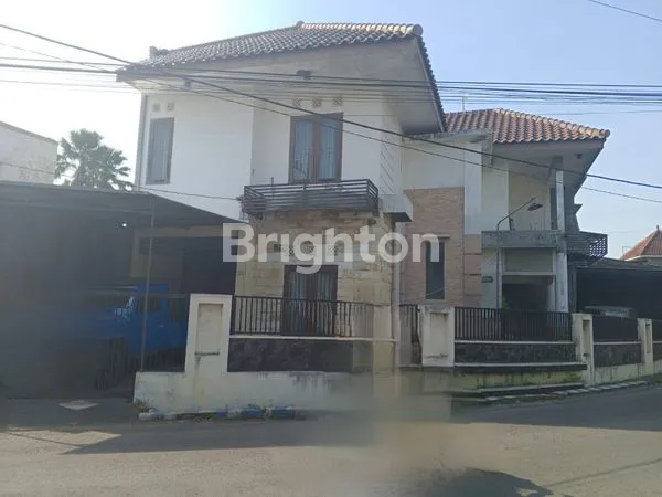 image RUMAH HOOK 2 LANTAI SHM, LT 221M² DI KARANGBESUKI (1)