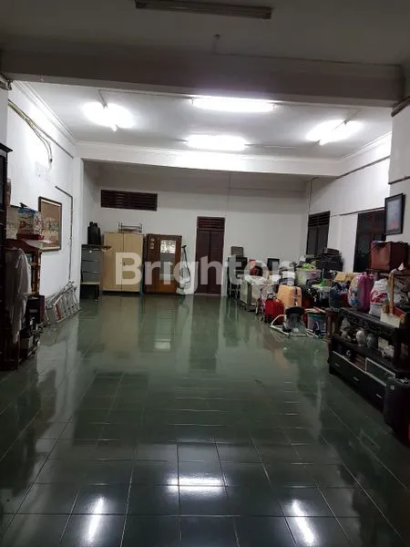 image RUMAH BESAR DI TENGAH KOTA JL. TAMAN KUSUMA BANGSA, COCOK UNTUK USAHA/KANTOR/BENGKEL DLL, LEBAR 24 METER (4)