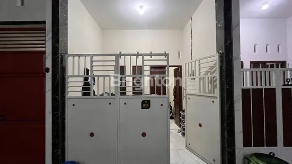 image LANDED APARTMENT 450JT DI LEBAK ARUM SURABAYA, ROW JALAN 2 MOBIL, SUDAH PAVING & ADA PAGAR (1)