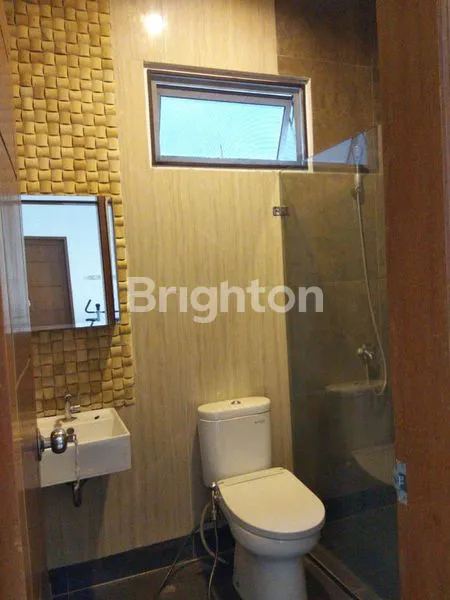 image RUMAH BESAR MEGAH TANJUNG DUREN JAKARTA BARAT LOKASI STRATEGIS SIAP HUNI MEWAH HADAP BARAT (5)