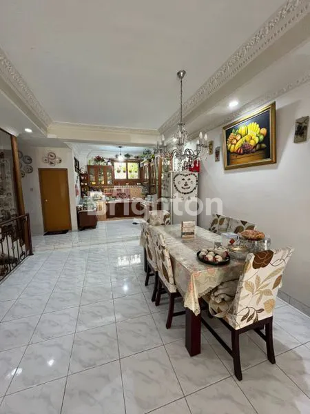 image COCOK UNTUK USAHA DAN TEMPAT TINGGAL!!! RUKO TAMAN DUTAMAS JAKARTA BARAT.   (7)