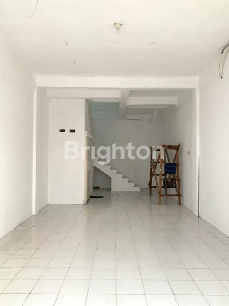 image DISEWAKAN RUKO BUBUTAN LOKASI STRATEGIS TENGAH KOTA SURABAYA (3)