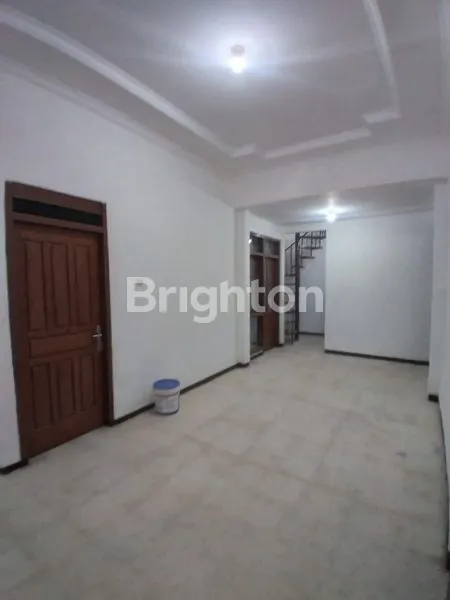 image RUMAH 2 LANTAI MENANGGAL SURABAYA SELATAN (7)