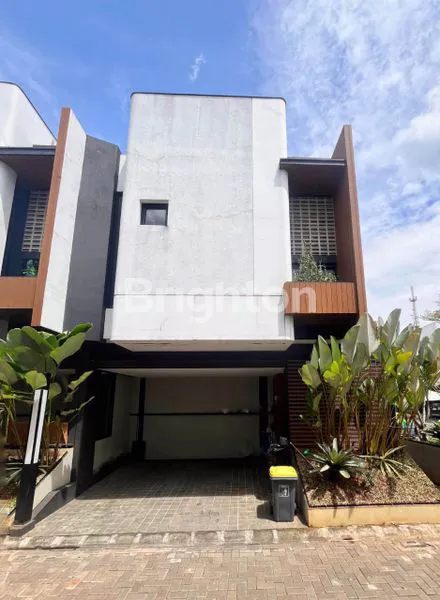 image RUMAH STRATEGIS, NYAMAN, DAN ASRI (1)