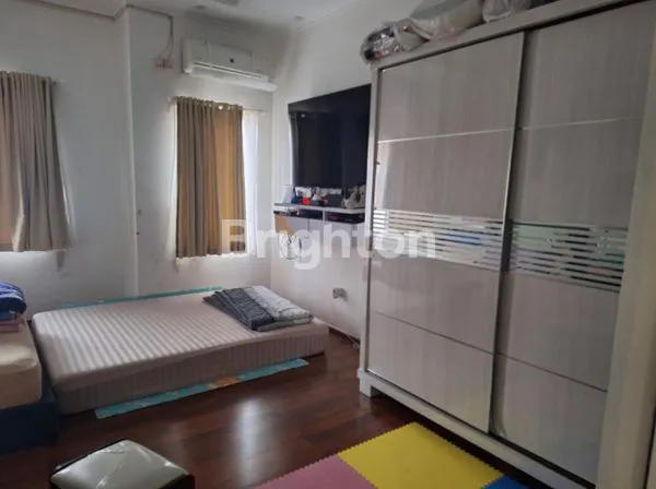 image RUMAH SEMI FURNISH PINGGIR JALAN FI TAMAN SEMANAN INDAH JAKARTA BARAT (6)