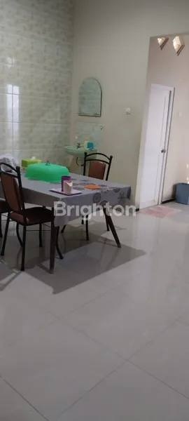 image RUMAH SIAP HUNI TERAWAT FULL FURNISHED PONDOK JATI SIDOARJO (3)