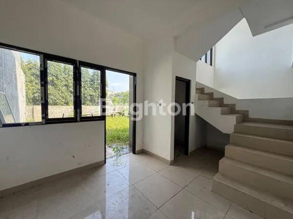 image RUMAH MEWAH 2 LANTAI DI MEKARSARI DEPOK, LT 159M² (3)