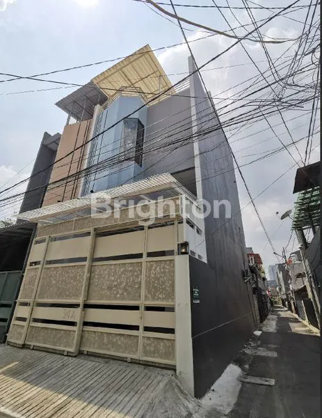 image RUMAH 4 LANTAI TANJUNG DUREN JAKARTA BARAT (1)