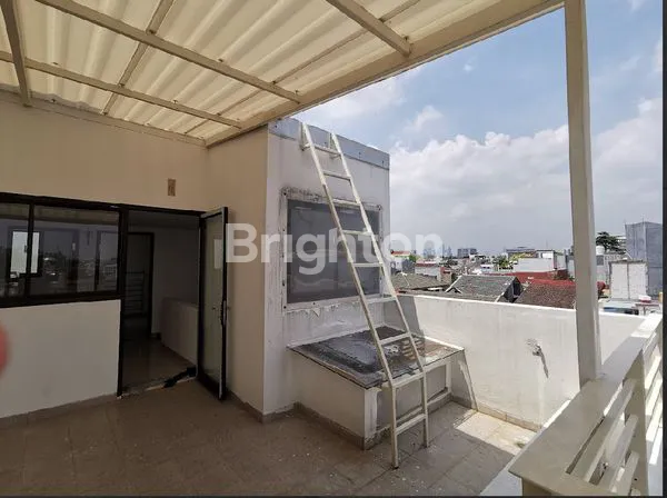 image RUMAH 4 LANTAI TANJUNG DUREN JAKARTA BARAT (8)