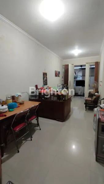 image RUMAH SIAP HUNI DENGAN LOKASI SANGAT STRATEGIS DEKAT RAYA MULYOSARI, MINIMARKET, MALL, DAN KAMPUS TERNAMA DI SURABAYA (2)