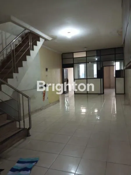 image RUKO STRATEGIS 3 LANTAI, 4 KT, BEBAS BANJIR (2)