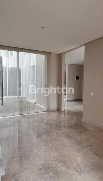 image GRAND PENINSULA. SECOND LIKE NEW. LOKASI BAGUS DEPAN TAMAN.  SEMI FURNISHED (2)