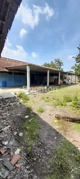image GUDANG STRATEGIS DI PATI, DEKAT PASAR & JALAN RAYA (2)