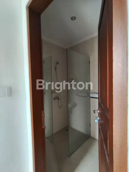 image HUNIAN EKSKLUSIF FULL FURNISH, SHM, AKSES STRATEGIS DI TAMAN MUMBUL (5)