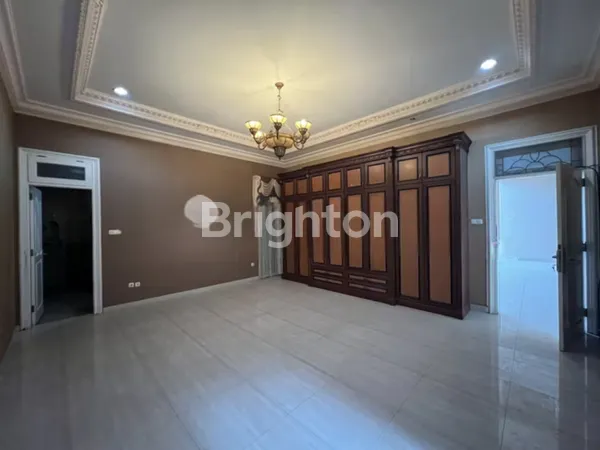 image  RUMAH ELITE GRAHA FAMILI DEKAT PAKUWON MALL, DEKAT GRAHA FAMILI LOOPS, DEKAT KAMPUS UNESA LIDAH  (7)