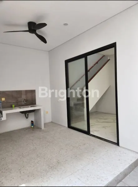 image RUMAH BARU MODERN DI RUNGKUT MAPAN, LT 94 LB 160 (5)