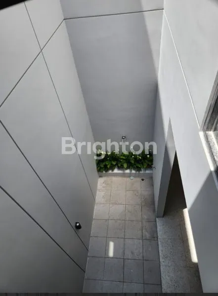 image RUMAH BARU MODERN DI RUNGKUT MAPAN, LT 94 LB 160 (3)