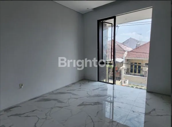 image RUMAH BARU MODERN DI RUNGKUT MAPAN, LT 94 LB 160 (2)