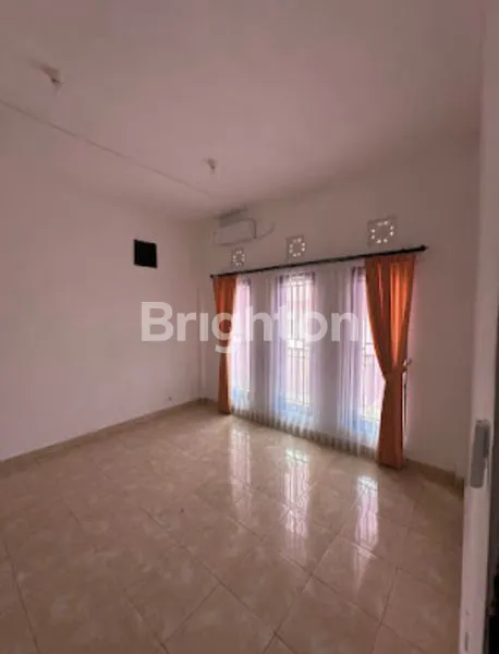 image VILLA BALKON 3 BR SEMI FURNISHED - STRATEGIS DI TANGKUPAN PERAHU, DENPASAR BARAT (3)