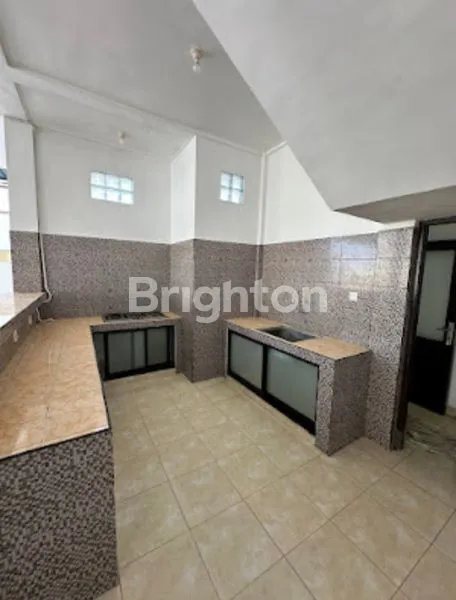 image VILLA BALKON 3 BR SEMI FURNISHED - STRATEGIS DI TANGKUPAN PERAHU, DENPASAR BARAT (6)