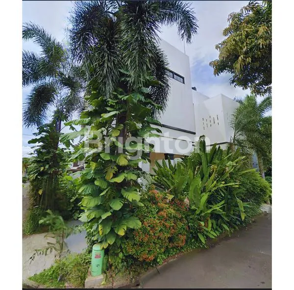 image DIJUAL RUMAH MEWAH ASRI DI SERPONG PARK TANGERANG (4)