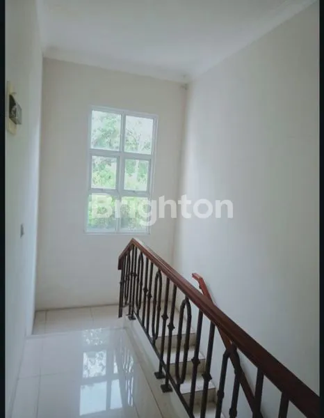image RUMAH SIAP HUNI DI CLUSTER EMINEN BSD (8)
