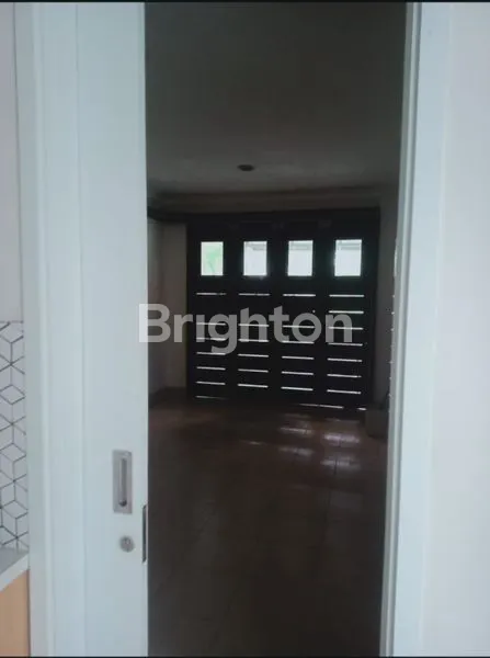 image RUMAH SIAP HUNI DI CLUSTER EMINEN BSD (7)