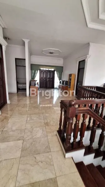 image RUMAH MEWAH SUNRISE GARDEN JAKARTA BARAT (6)