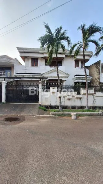 image RUMAH MEWAH SUNRISE GARDEN JAKARTA BARAT (1)