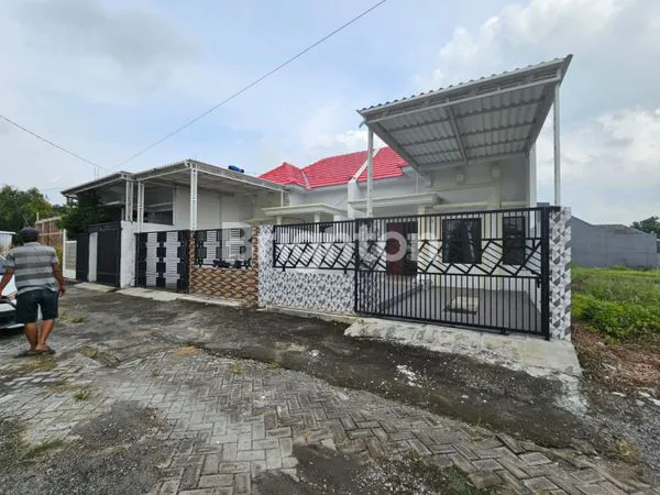 image 2 UNIT RUMAH BARU BERJAJAR MENGANTI  (4)