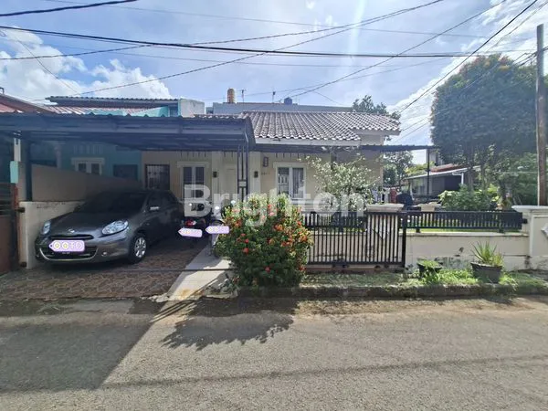 image DIJUAL RUMAH HOOK + SISA TANAH LUAS DI PERUMAHAN DEPOK (1)