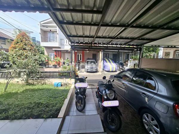 image DIJUAL RUMAH HOOK + SISA TANAH LUAS DI PERUMAHAN DEPOK (2)