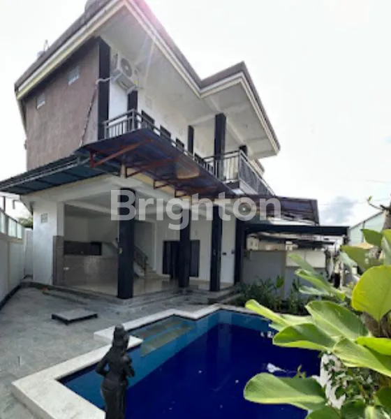 image VILLA BALKON 3 BR SEMI FURNISHED - STRATEGIS DI TANGKUPAN PERAHU, DENPASAR BARAT (1)