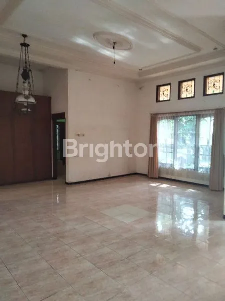 image RUMAH SIAP HUNI  PREMIUM DI GAYUNG KEBONSARI DEKAT POLDA JATIM, RS BHAYANGKARA, KAMPUS UIN, MASJID AL-AKBAR , TRANS ICON, ROYAL PLAZA DAN DEKAT AKSES TOL WARU SURABAYA (5)