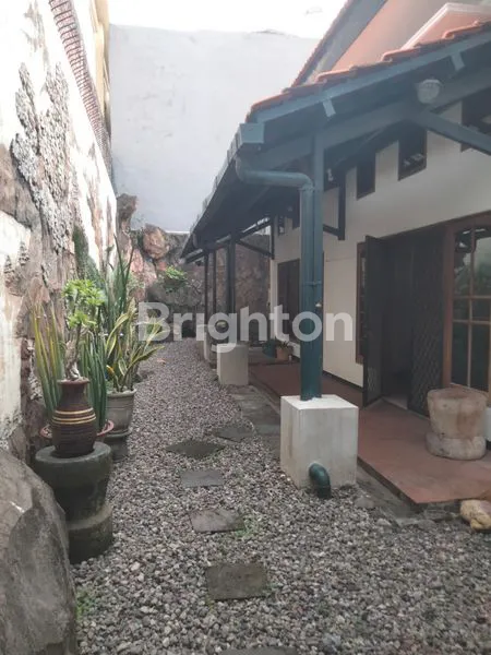 image RUMAH SIAP HUNI  PREMIUM DI GAYUNG KEBONSARI DEKAT POLDA JATIM, RS BHAYANGKARA, KAMPUS UIN, MASJID AL-AKBAR , TRANS ICON, ROYAL PLAZA DAN DEKAT AKSES TOL WARU SURABAYA (7)